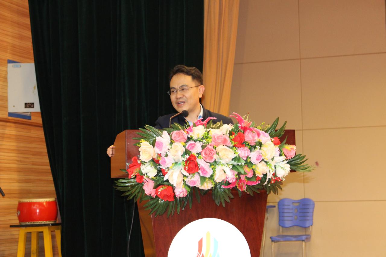 1.黎院讲话.JPG